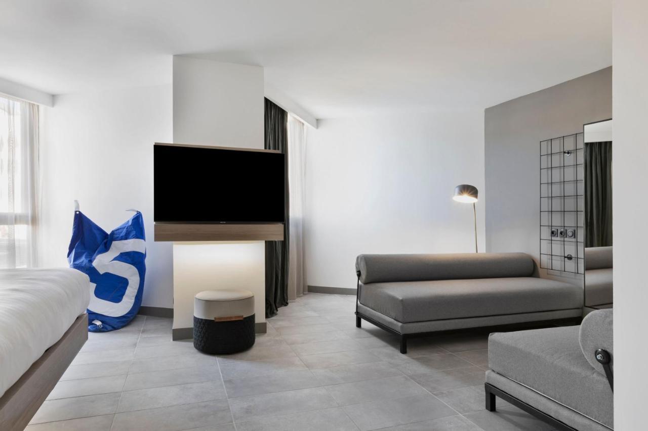 Moxy La Ciotat Hotell Exteriör bild