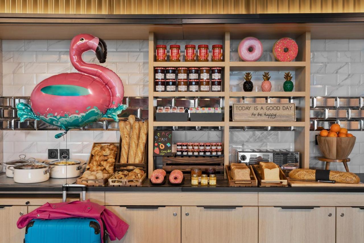 Moxy La Ciotat Hotell Exteriör bild