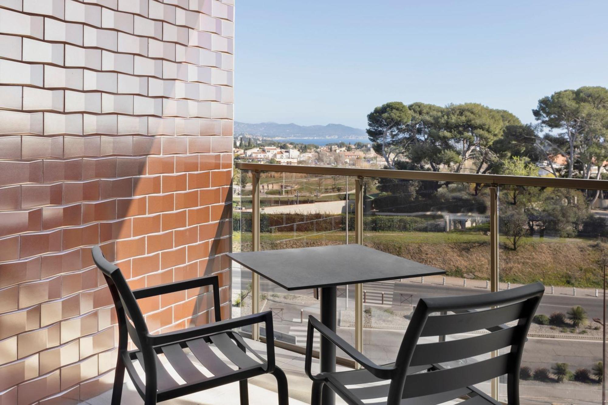 Moxy La Ciotat Hotell Exteriör bild