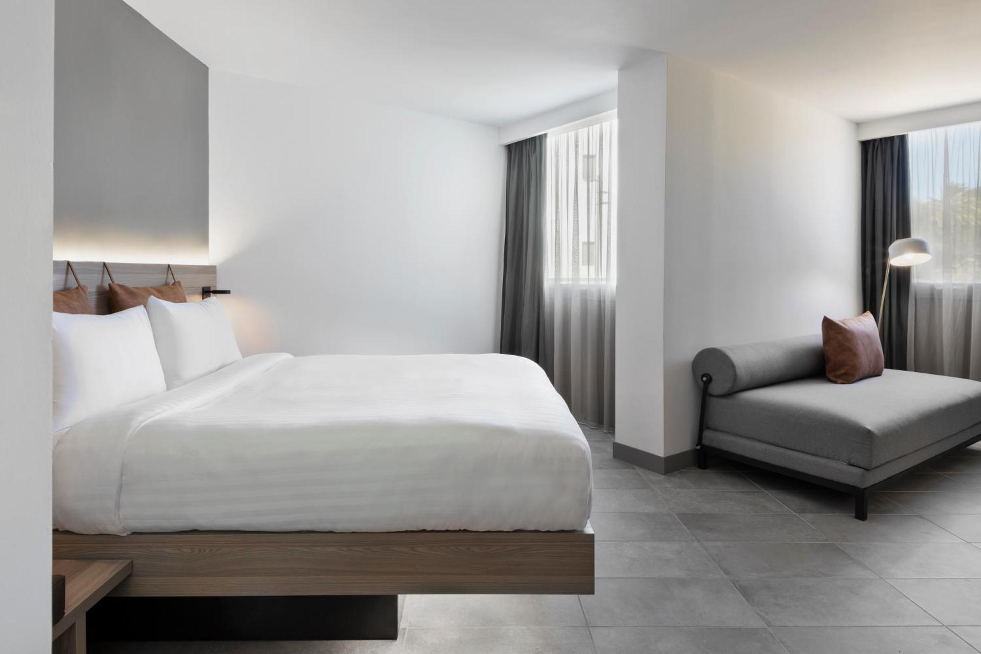 Moxy La Ciotat Hotell Exteriör bild
