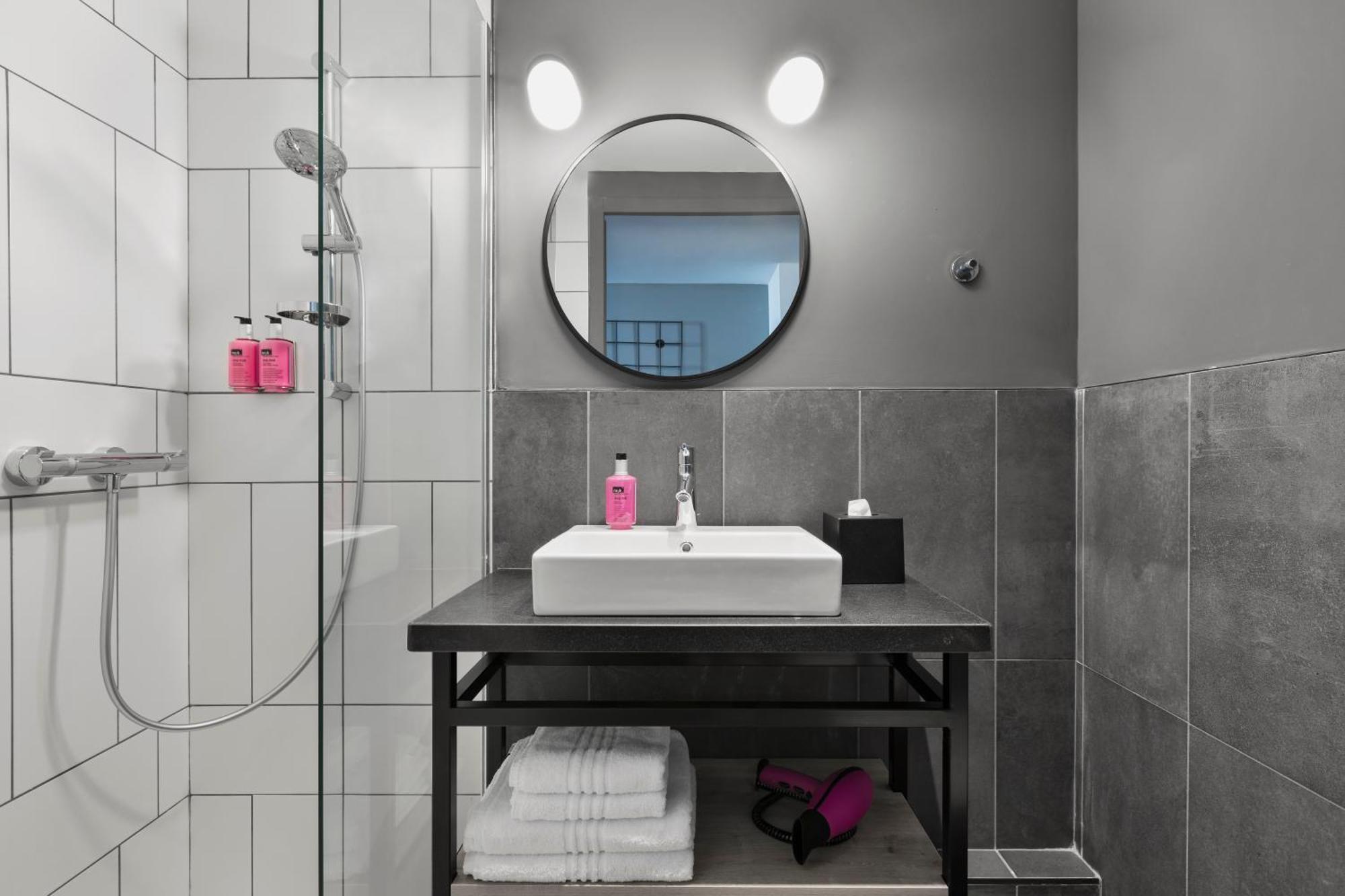 Moxy La Ciotat Hotell Exteriör bild